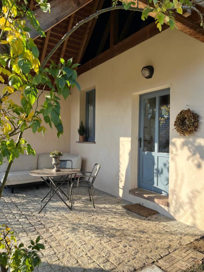Studio De Charme Avec Terrasse Privee, Jardin Partage