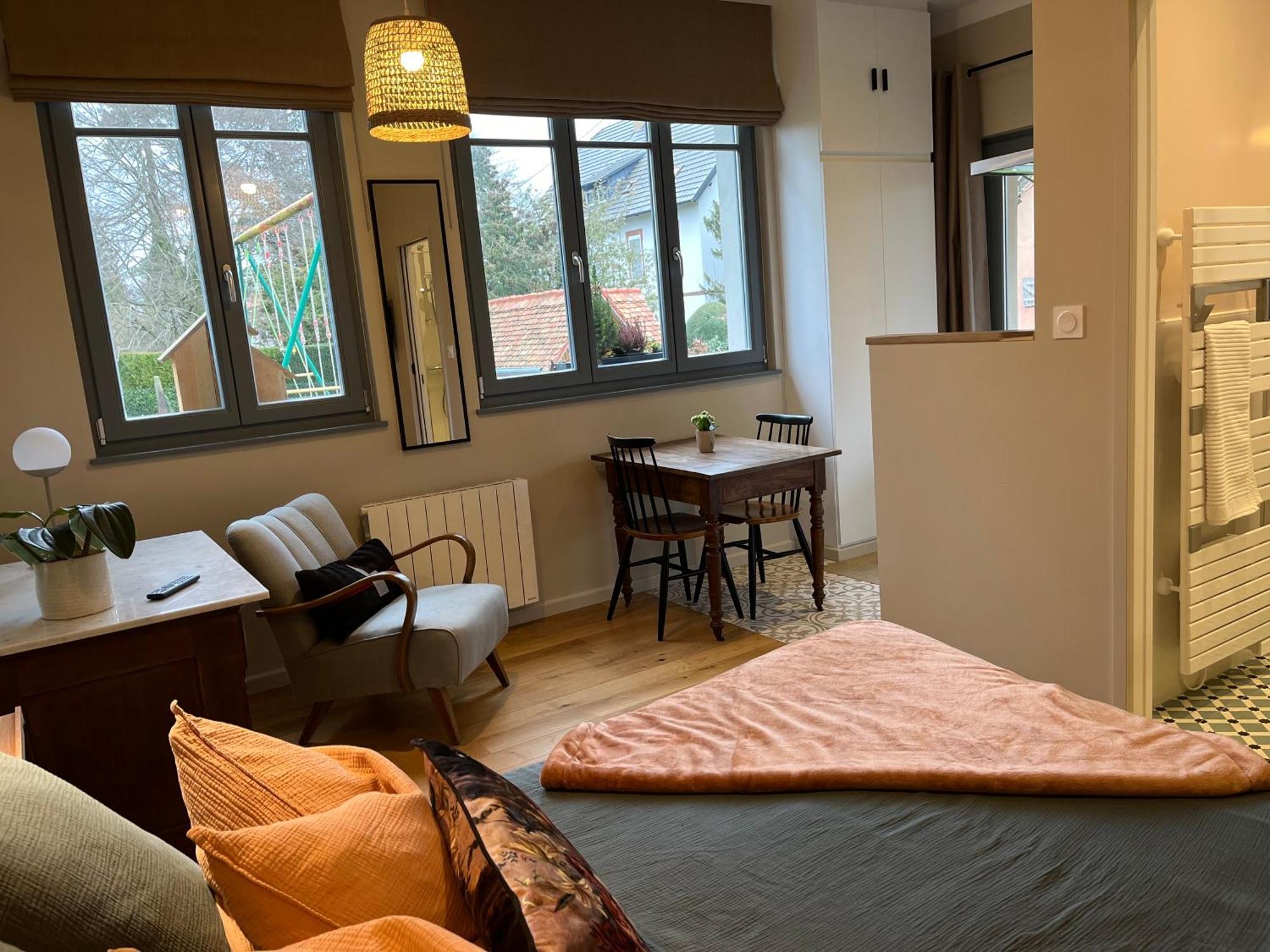 Apartment Studio De Charme Avec Terrasse Privee, Jardin Partage